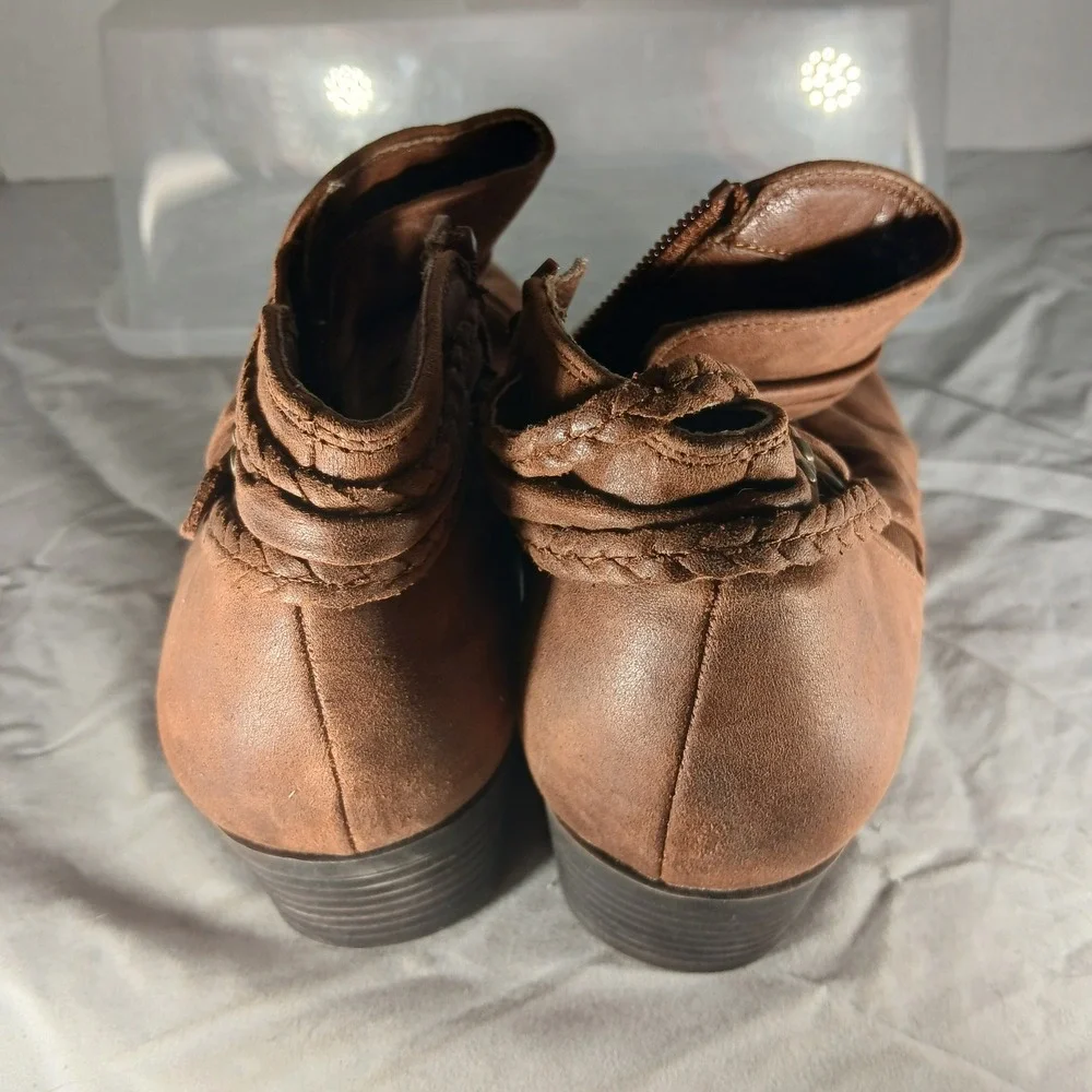 Norah Brown Ruched Ankle Boots Side Zip Braided‎ Detail Women's Size 9 Wide